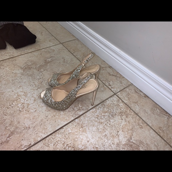 Vince Camuto designer pump - Picture 4 of 4